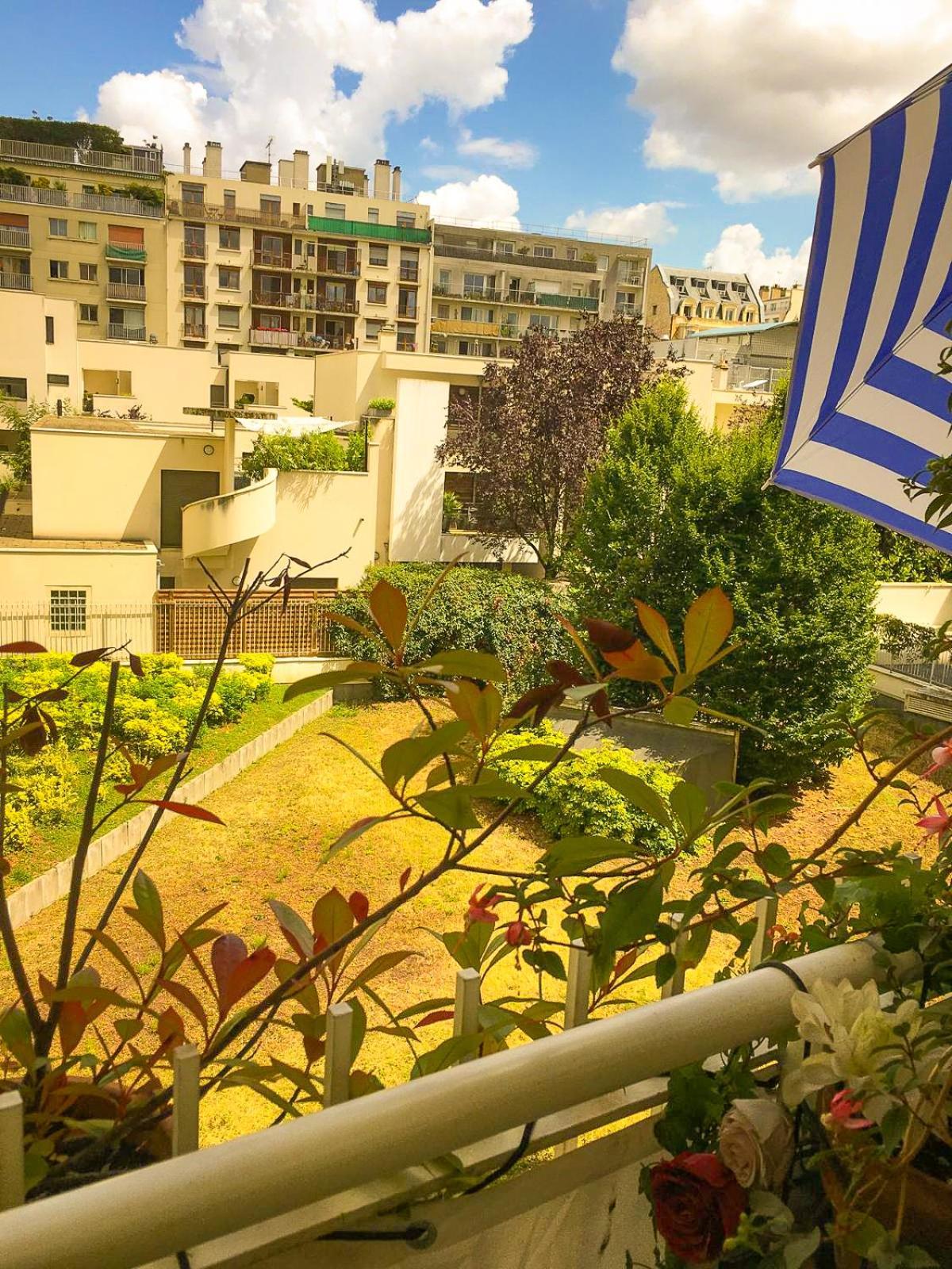 Double Room With Balcony Paris Exteriör bild