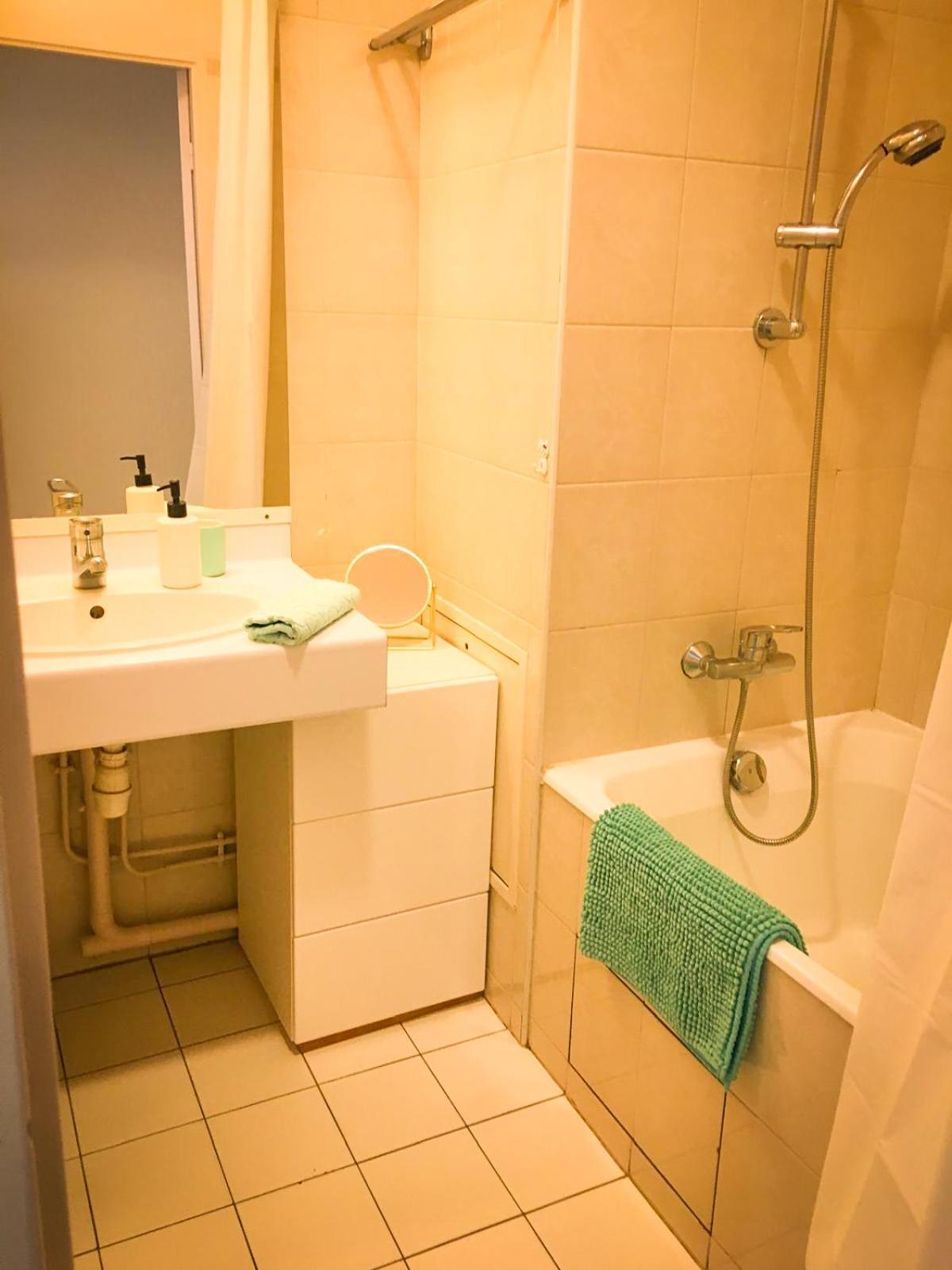 Double Room With Balcony Paris Exteriör bild